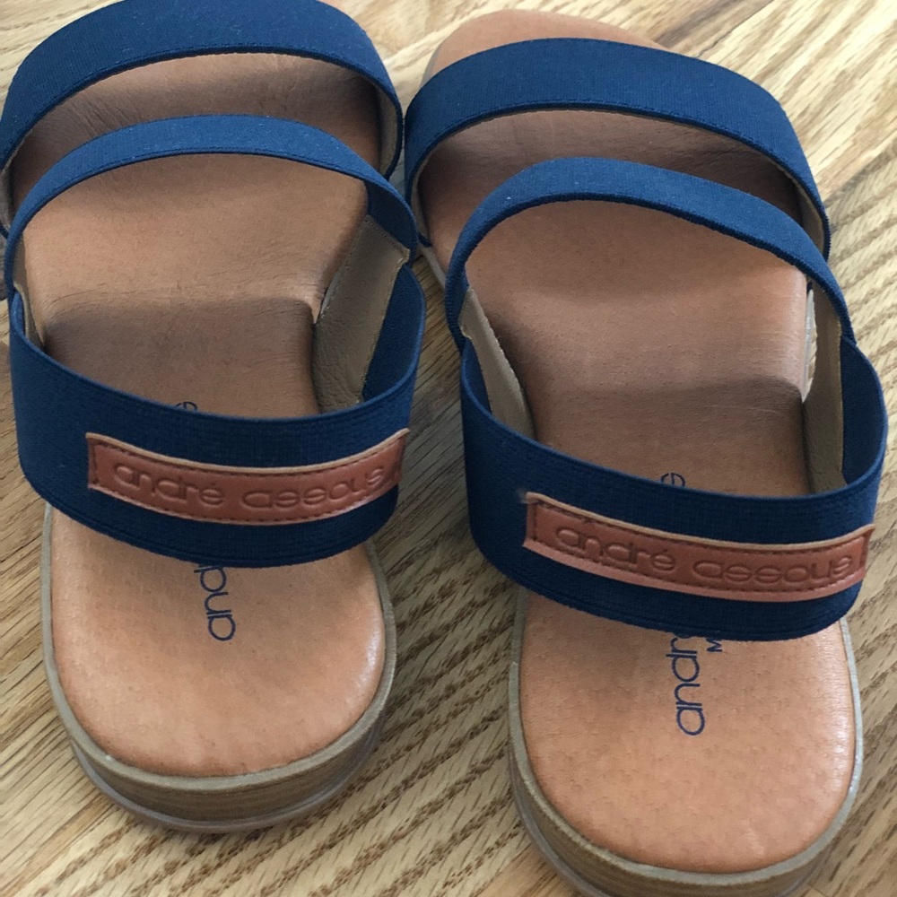 Andree Assous sandals new noo box